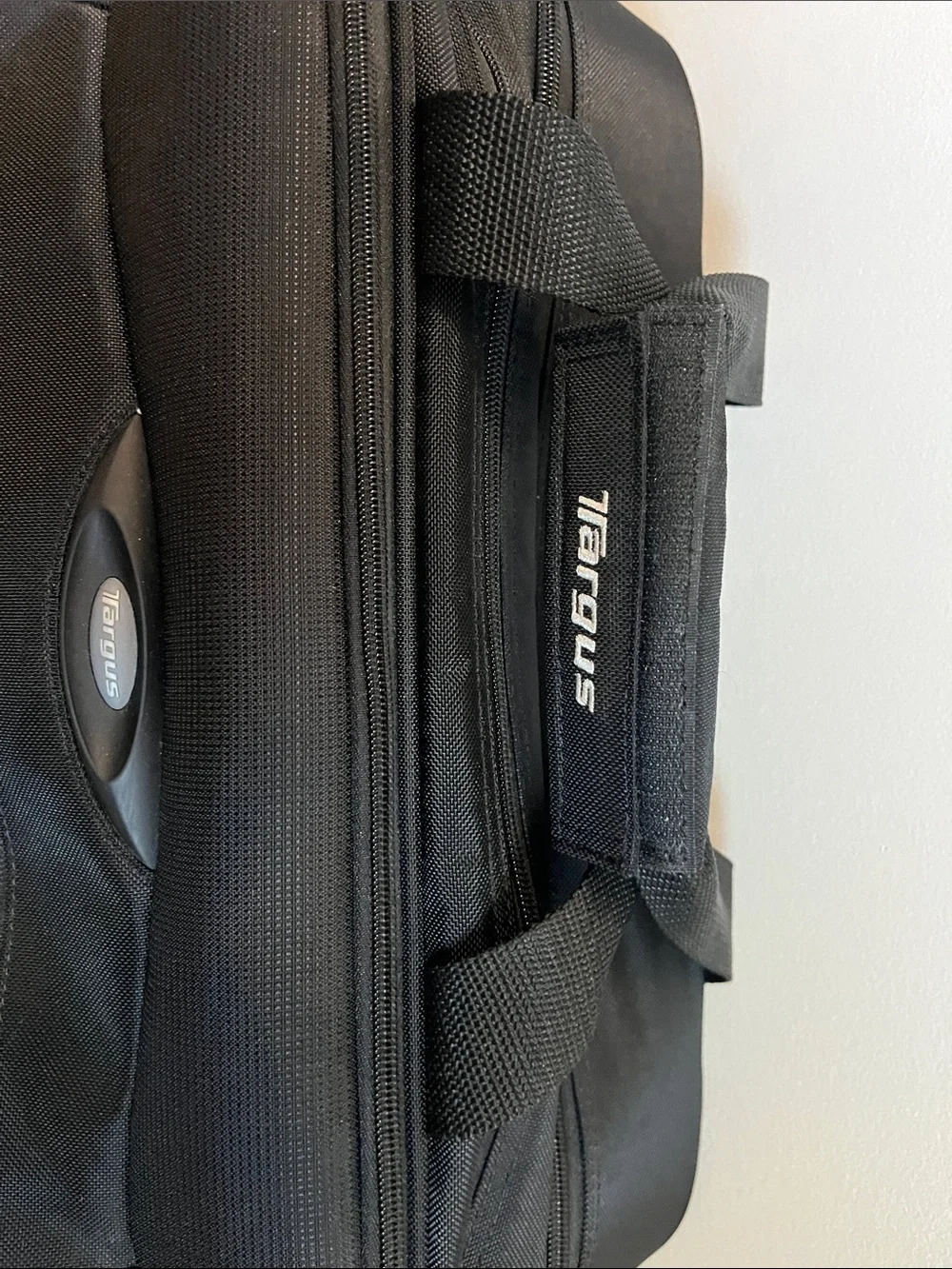Targus Black Laptop Briefcase Messenger for Men